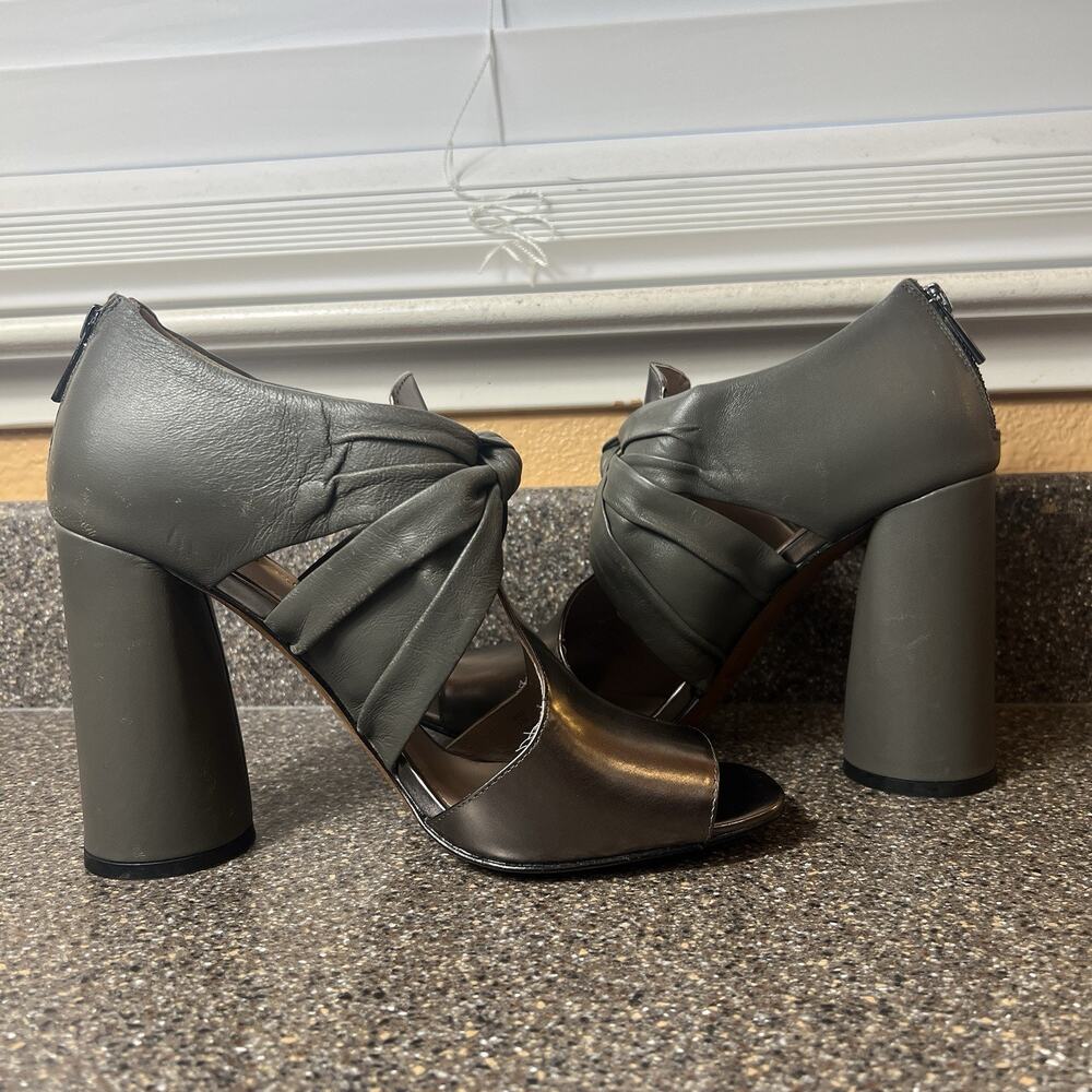 Donald Pliner Womens Size 9.5M Gray Patent Leather Ultra High Heel Peep Toe Pump - Picture 5 of 9